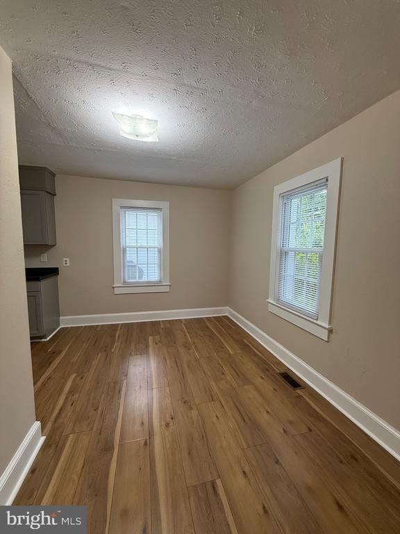 920 Northside Dr - Photo 4 of 14