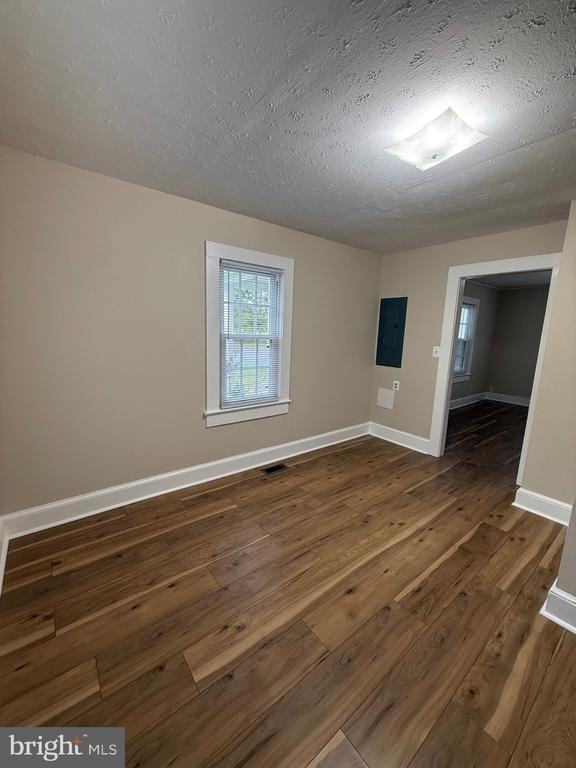 920 Northside Dr - Photo 5 of 14