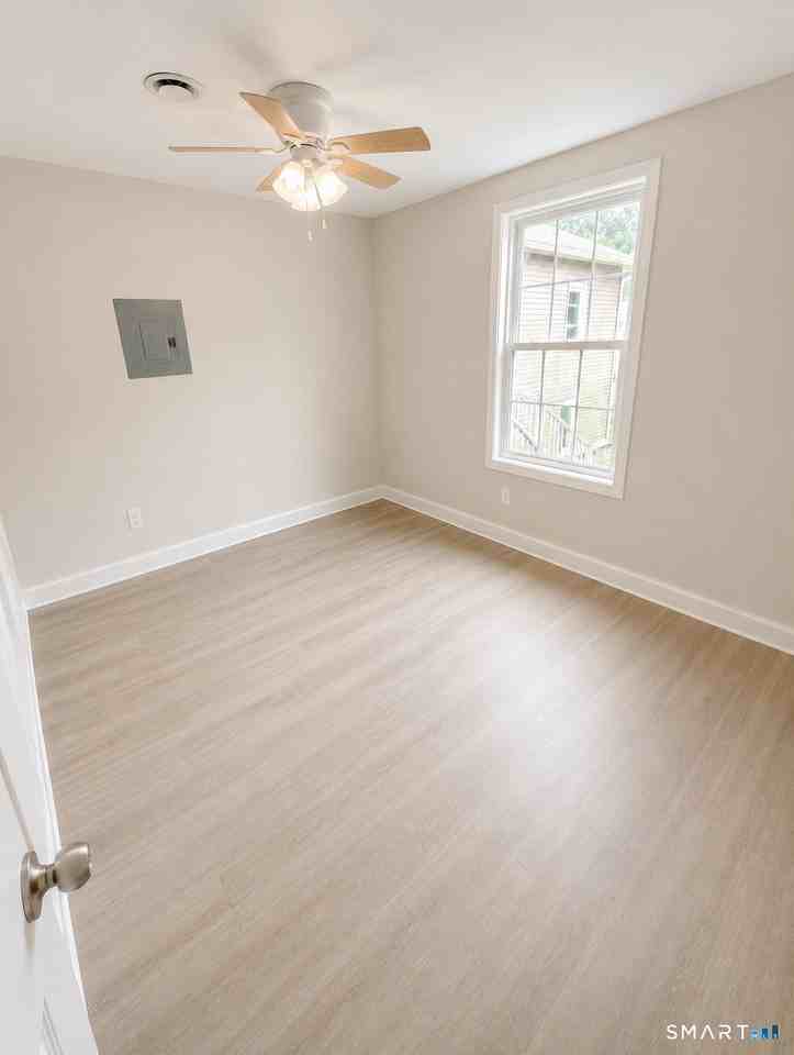 267 Branford Rd - Photo 4 of 6