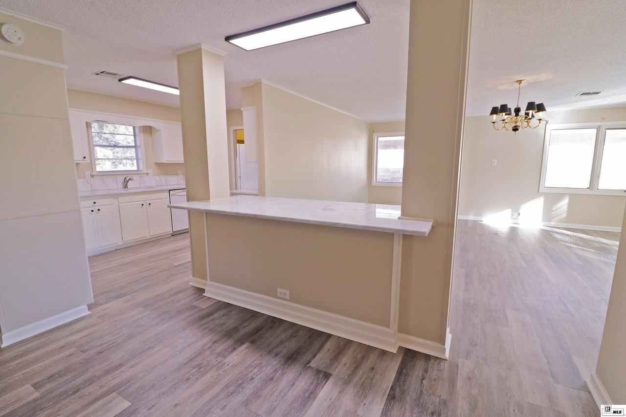 2504 Kenmore St - Photo 6 of 27
