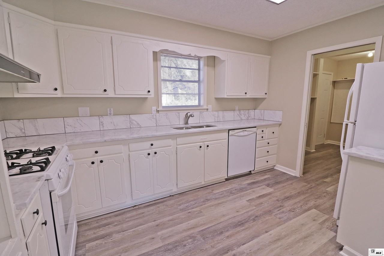 2504 Kenmore St - Photo 7 of 27