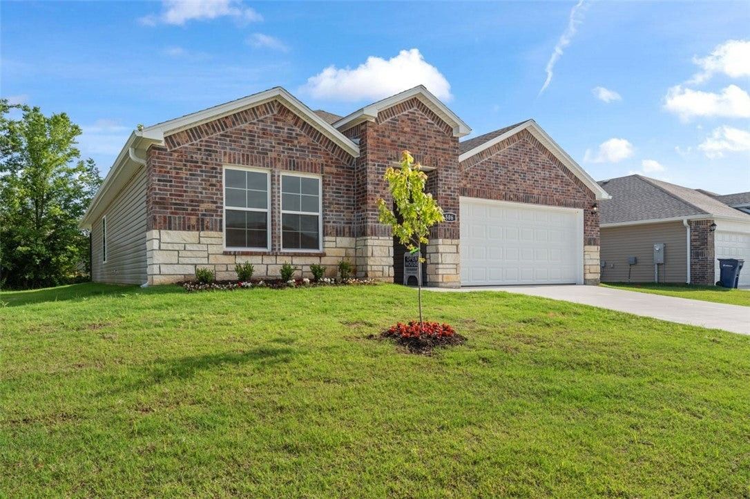 602 Cattleman Ct - Photo 3 of 22