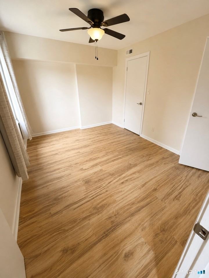 267 Branford Rd - Photo 4 of 11