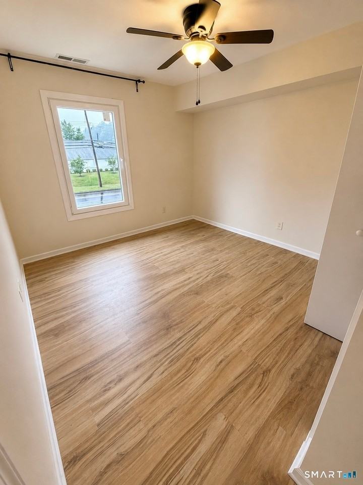 267 Branford Rd - Photo 6 of 11