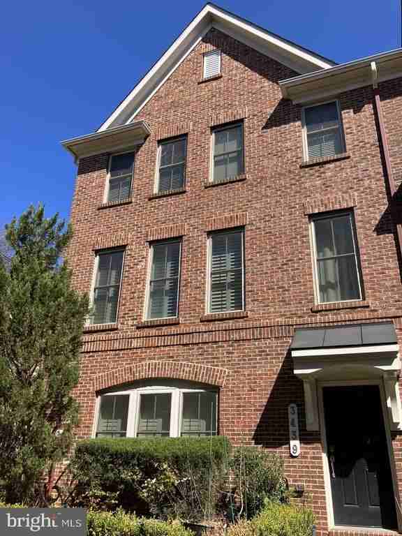 3439 Kemper Rd - Photo 3 of 40