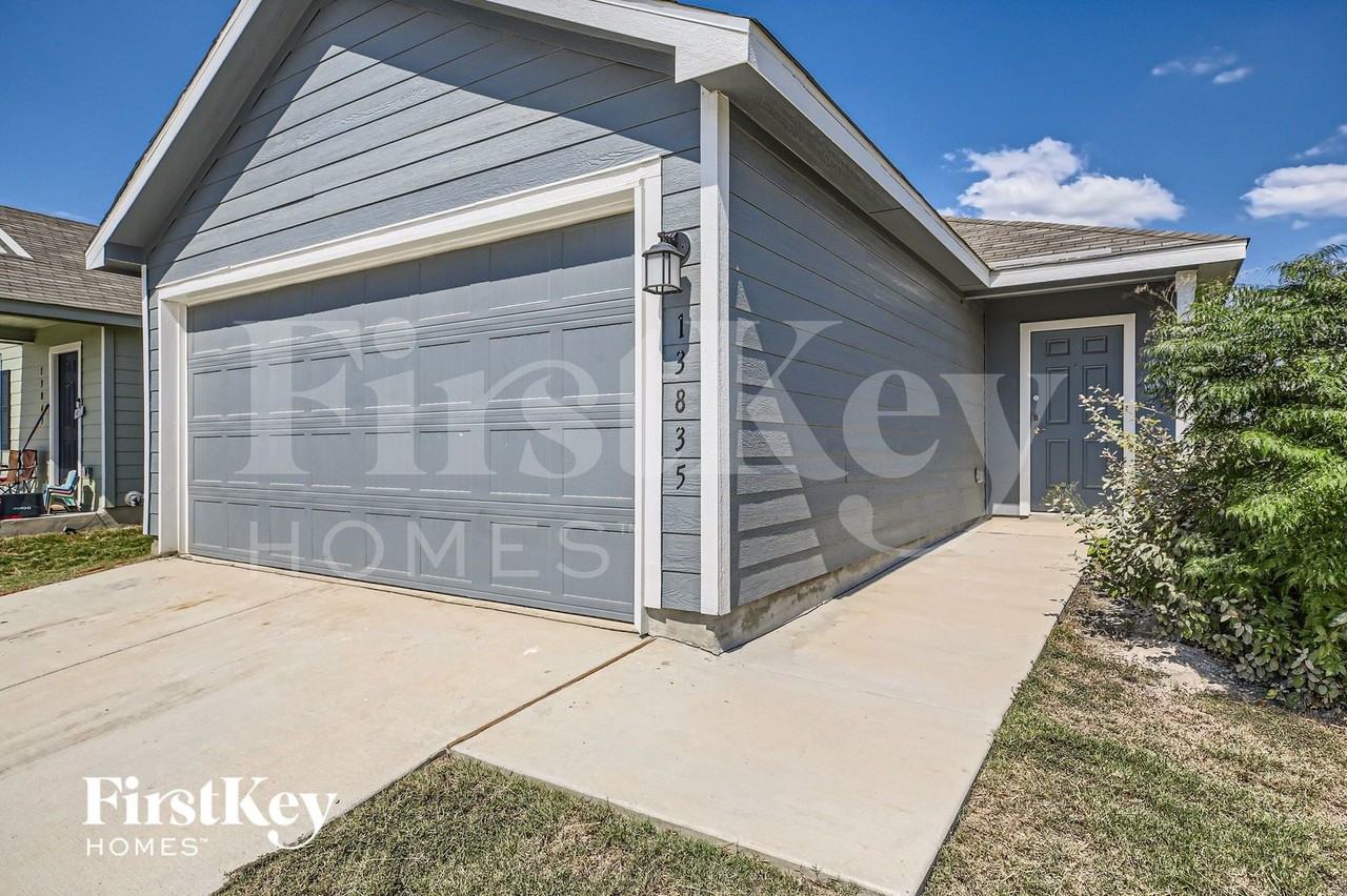 13835 Llama Pl - Photo 4 of 28