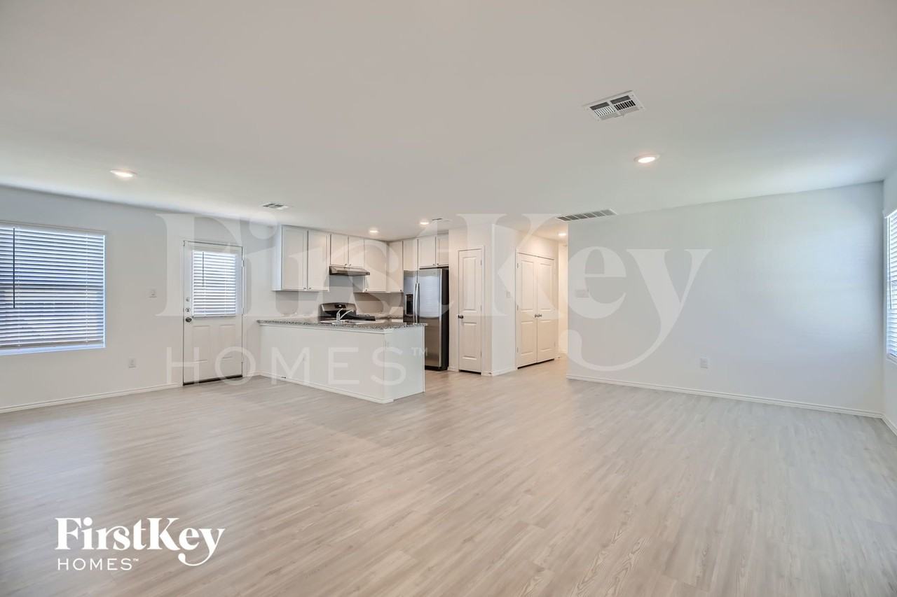 13835 Llama Pl - Photo 6 of 28
