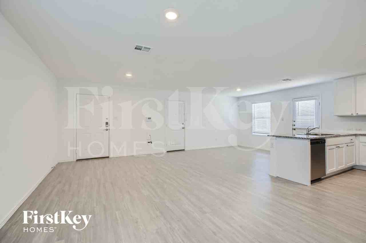 13835 Llama Pl - Photo 7 of 28