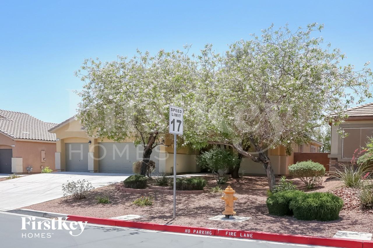 609 Fiesta Del Rey Ave - Photo 2 of 15