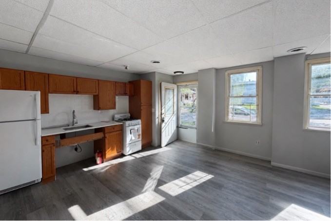 336 East Street - 6 #6 - Photo 3 of 7