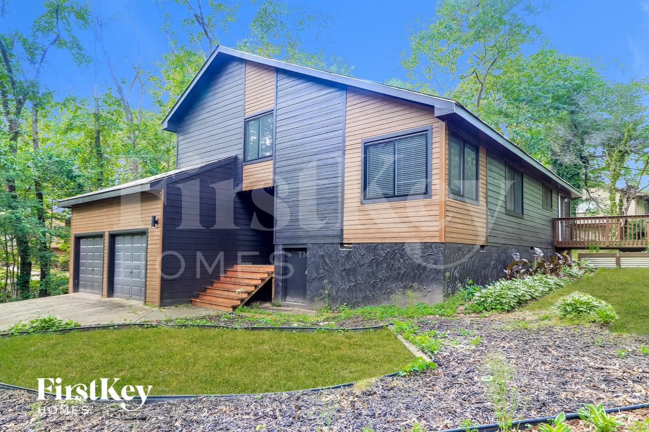 2668 Royal Oak Ct - Photo 2 of 15