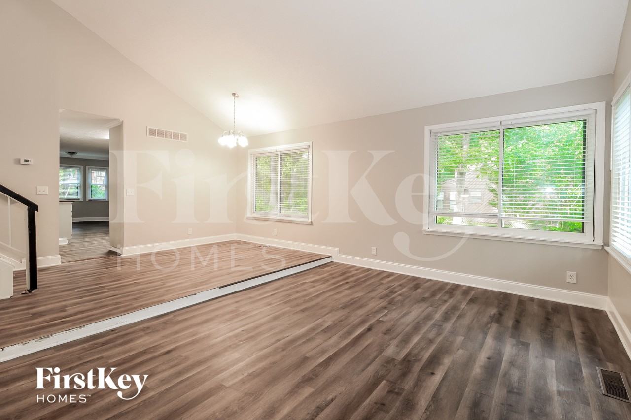 2668 Royal Oak Ct - Photo 6 of 15