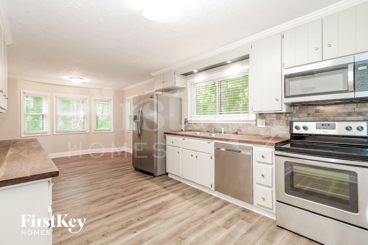 2668 Royal Oak Ct - Photo 7 of 15