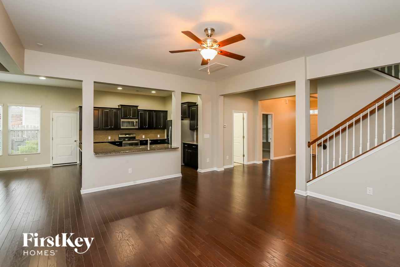 3616 Conner Glenn Dr - Photo 2 of 15