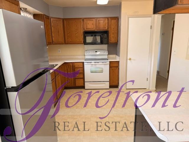 4055 E 8th St #1 - Photo 4 of 13