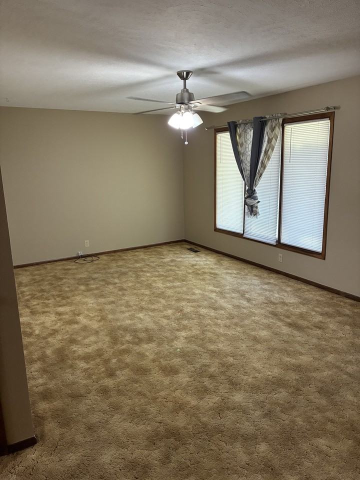 600 Catalina Dr #A - Photo 3 of 9