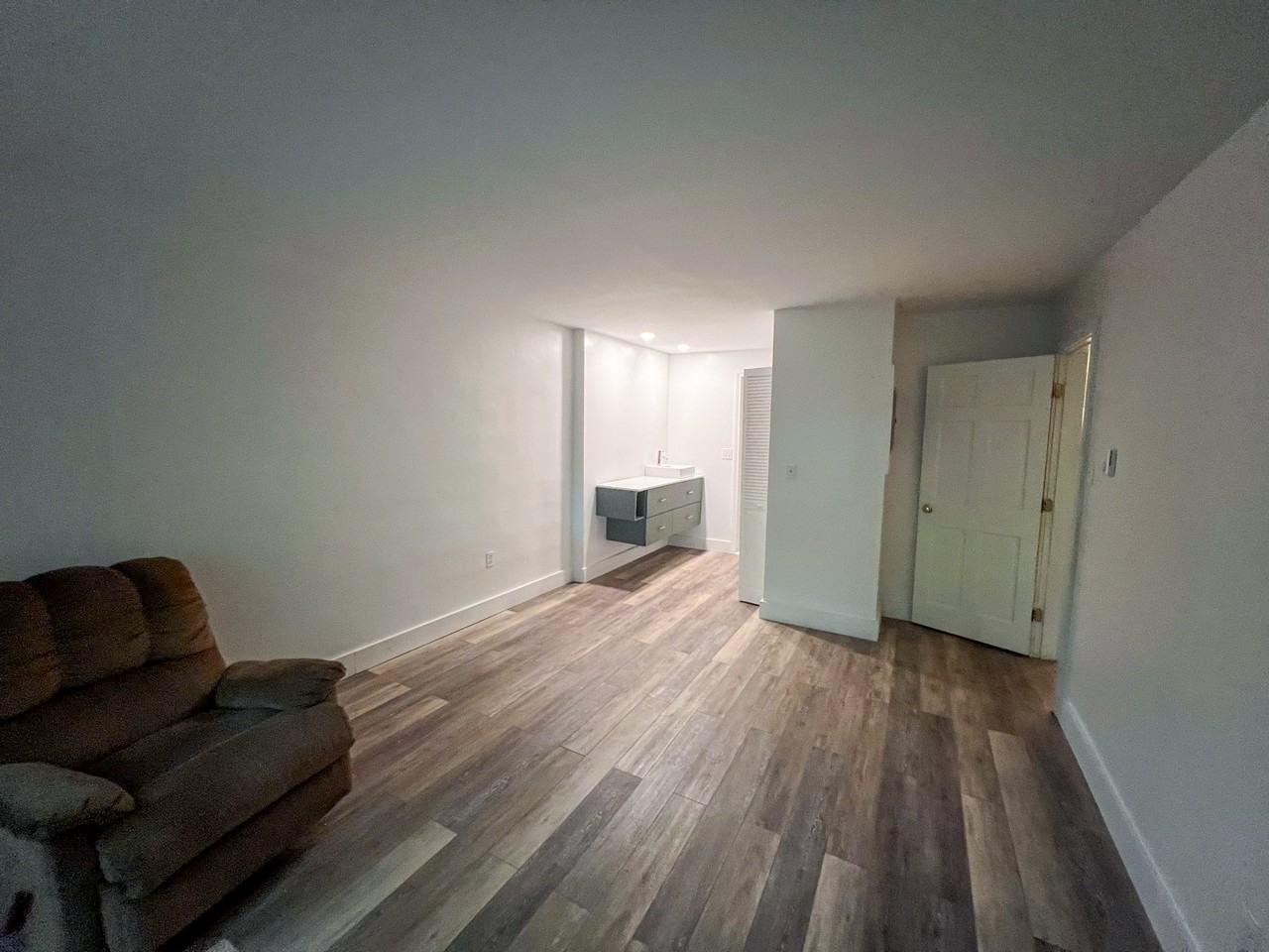 915 Edgell Rd #67 - Photo 4 of 12