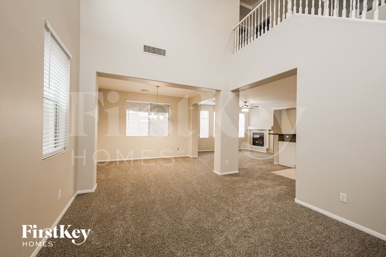 6221 W Levi Ave - Photo 2 of 15