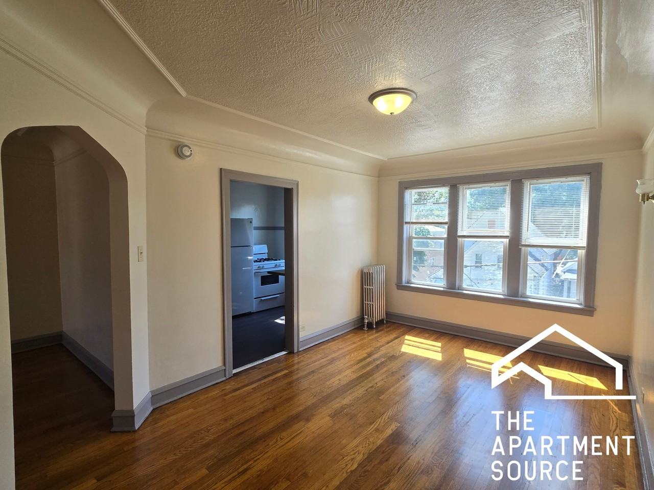 836 N Massasoit Ave #2B - Photo 4 of 17
