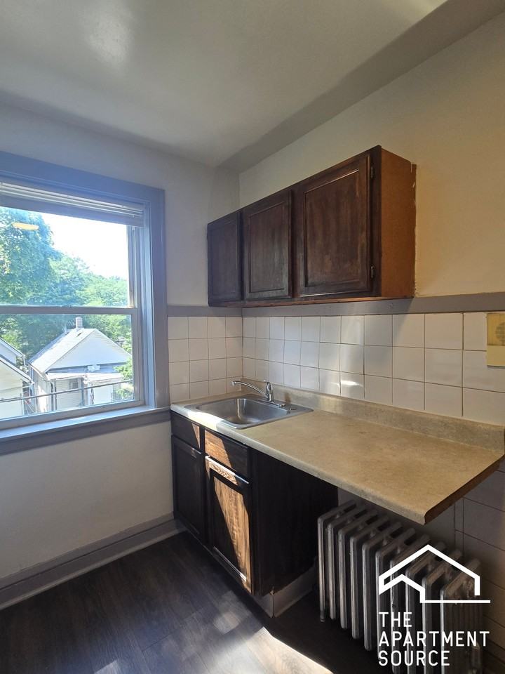 836 N Massasoit Ave #2B - Photo 6 of 17