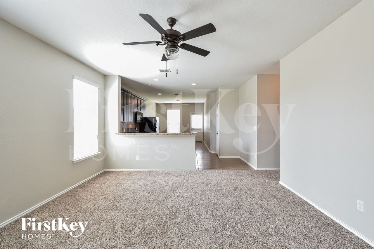 6503 Davenport Bay - Photo 2 of 16