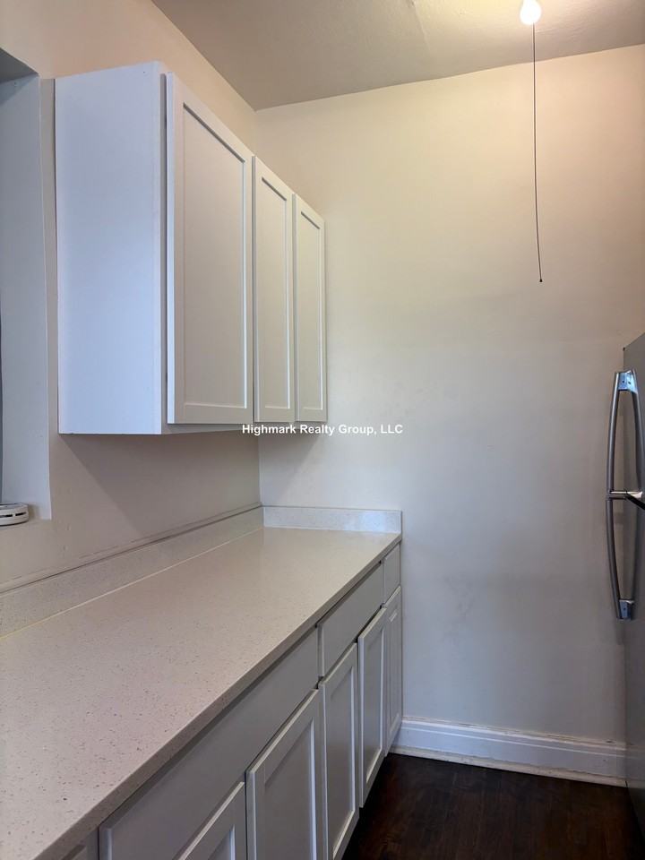 314 Lee St #2A - Photo 3 of 16