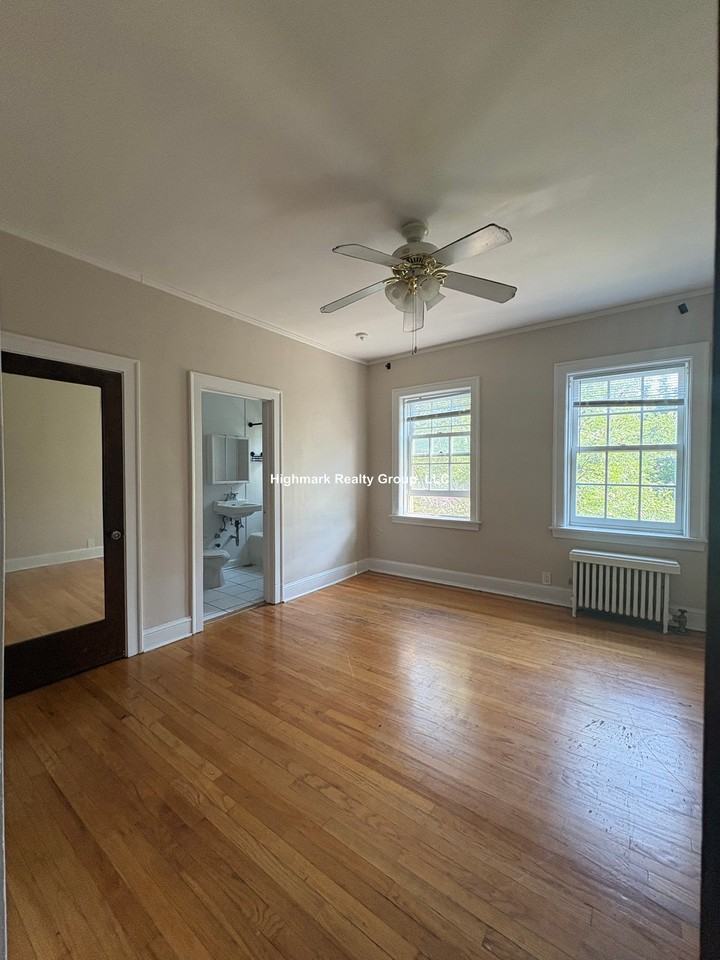 1111 Lake St #3N - Photo 3 of 13