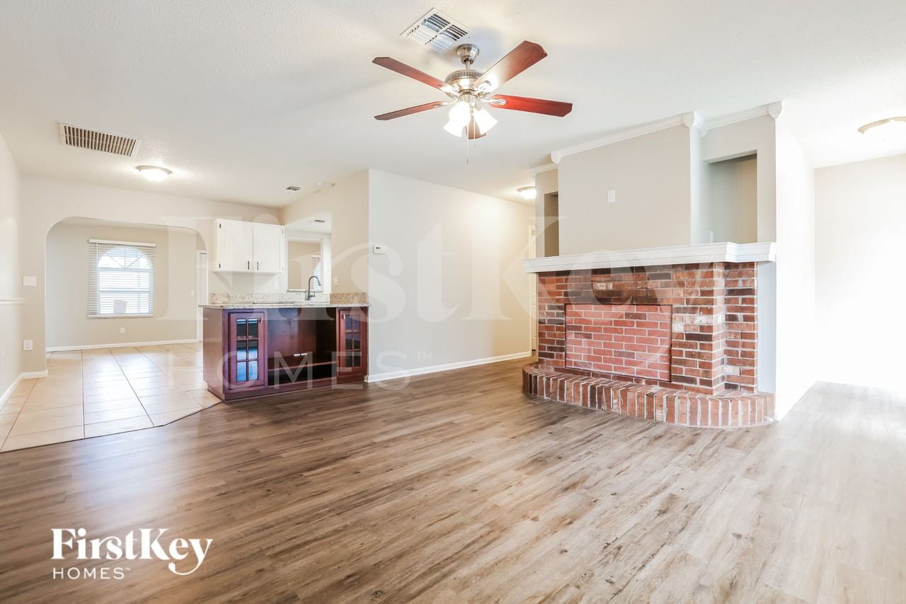21019 Exmore Ave - Photo 2 of 15