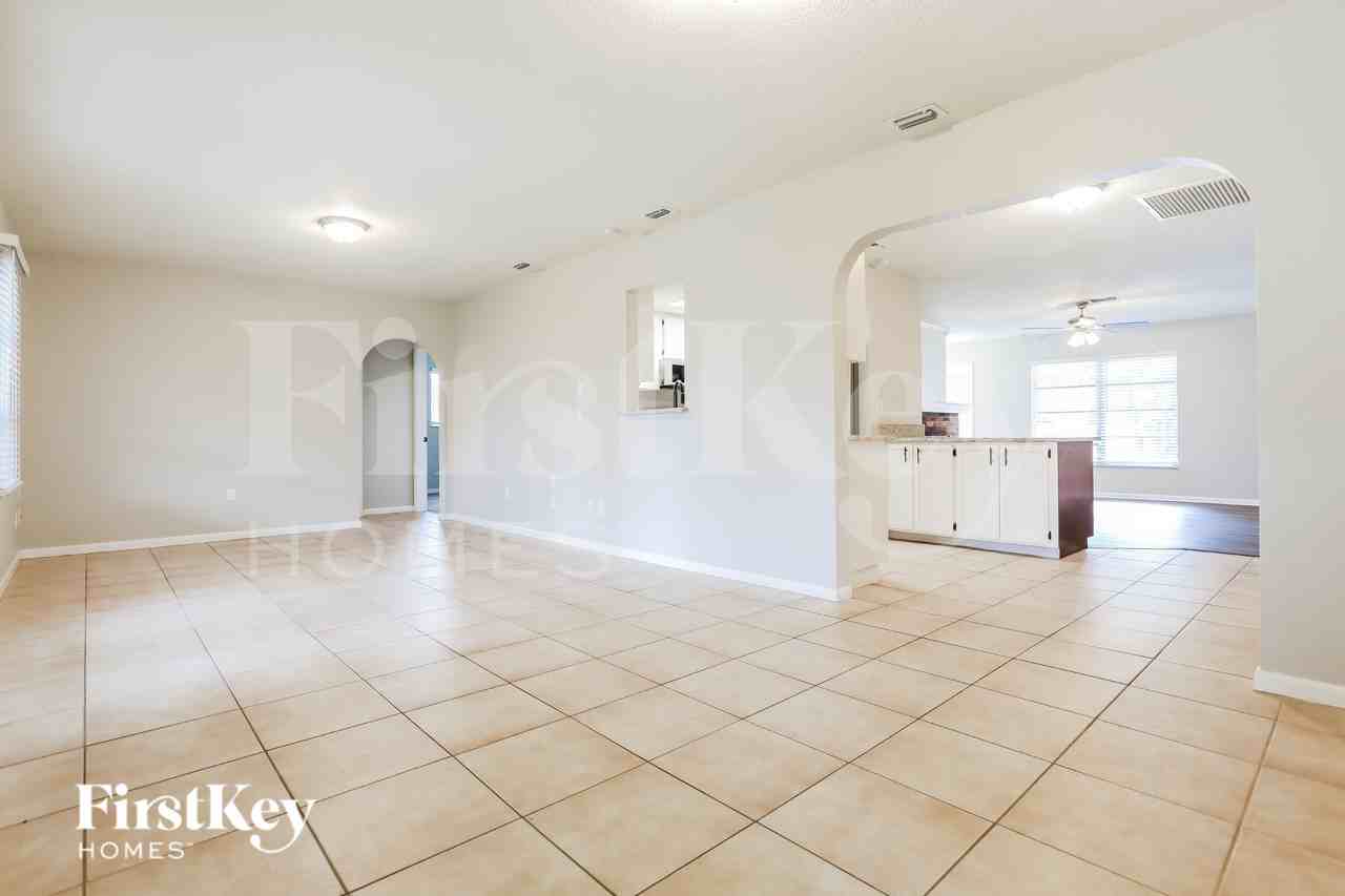 21019 Exmore Ave - Photo 5 of 15
