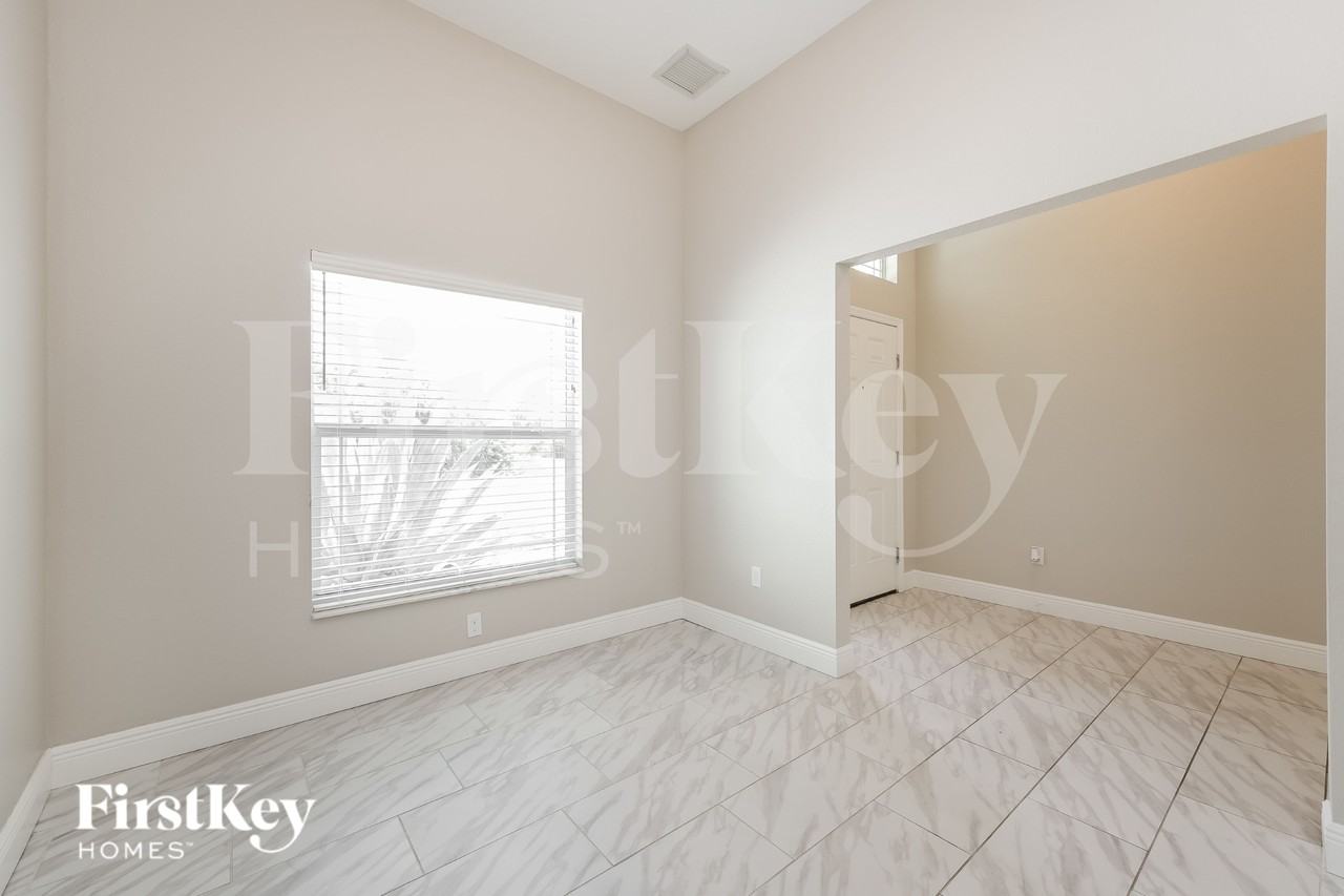 2718 26th St W - Photo 3 of 16