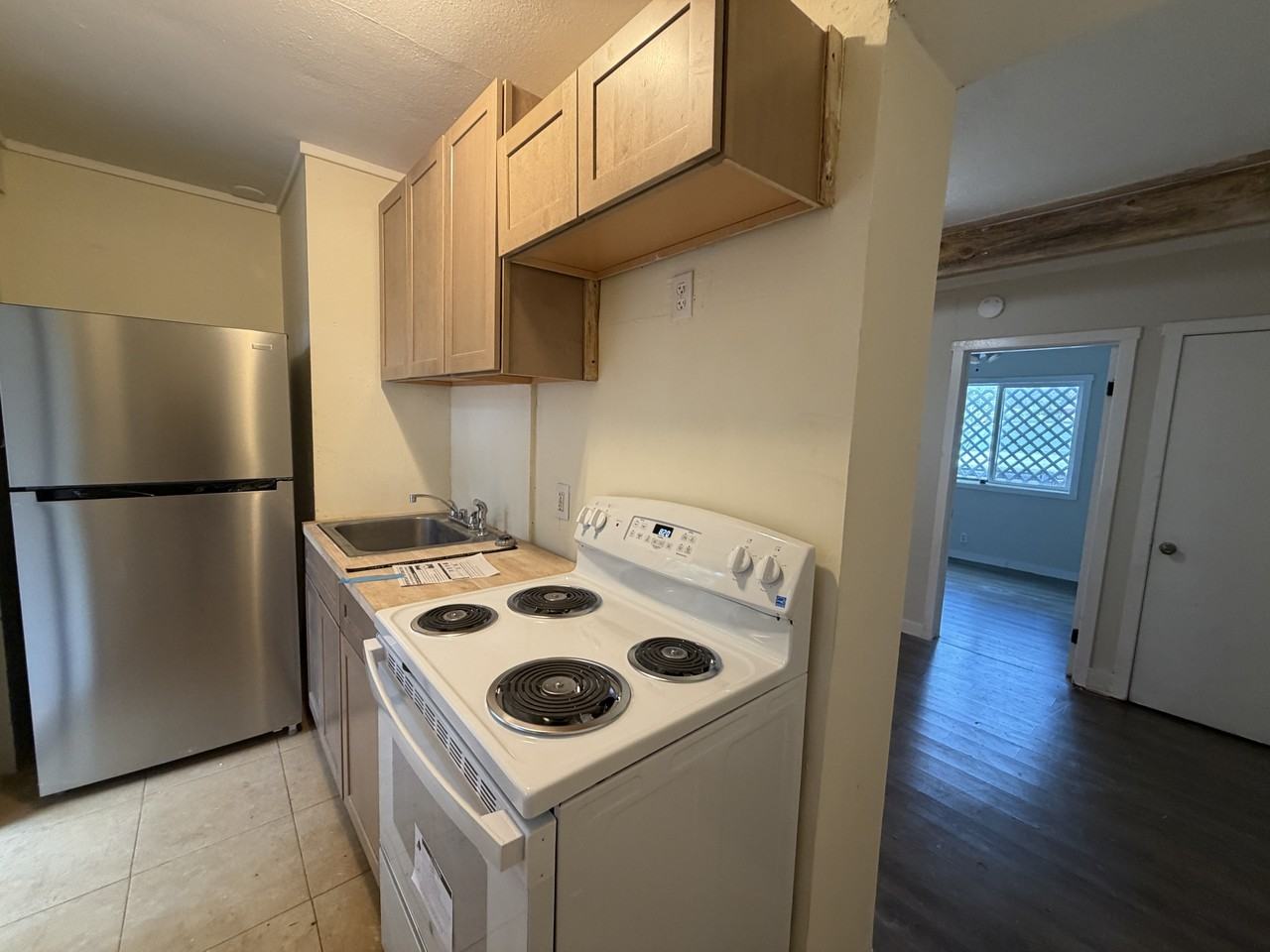 72 Lakeview Cir #6 - Photo 2 of 6
