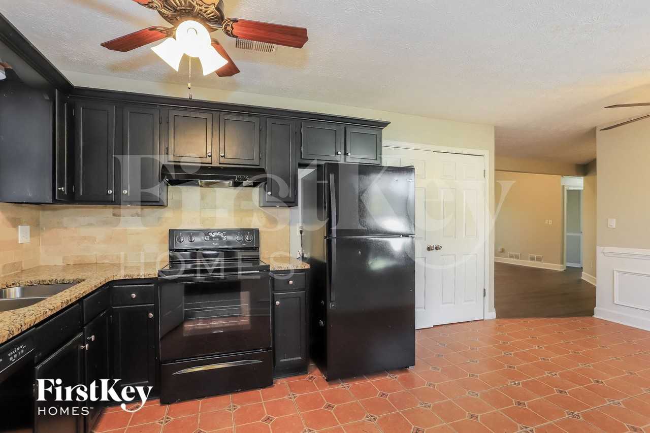 2847 Spring Green Way - Photo 6 of 15