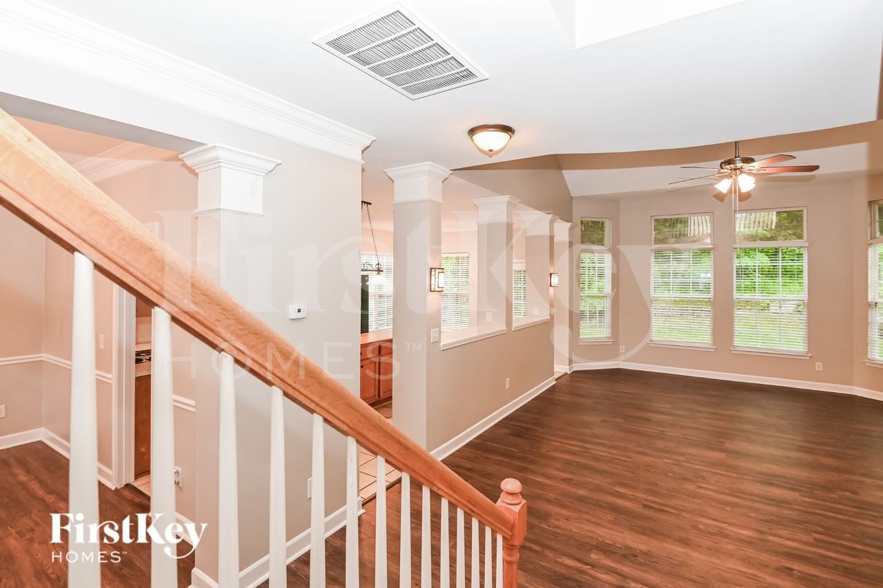 5611 Branthurst Dr - Photo 3 of 16