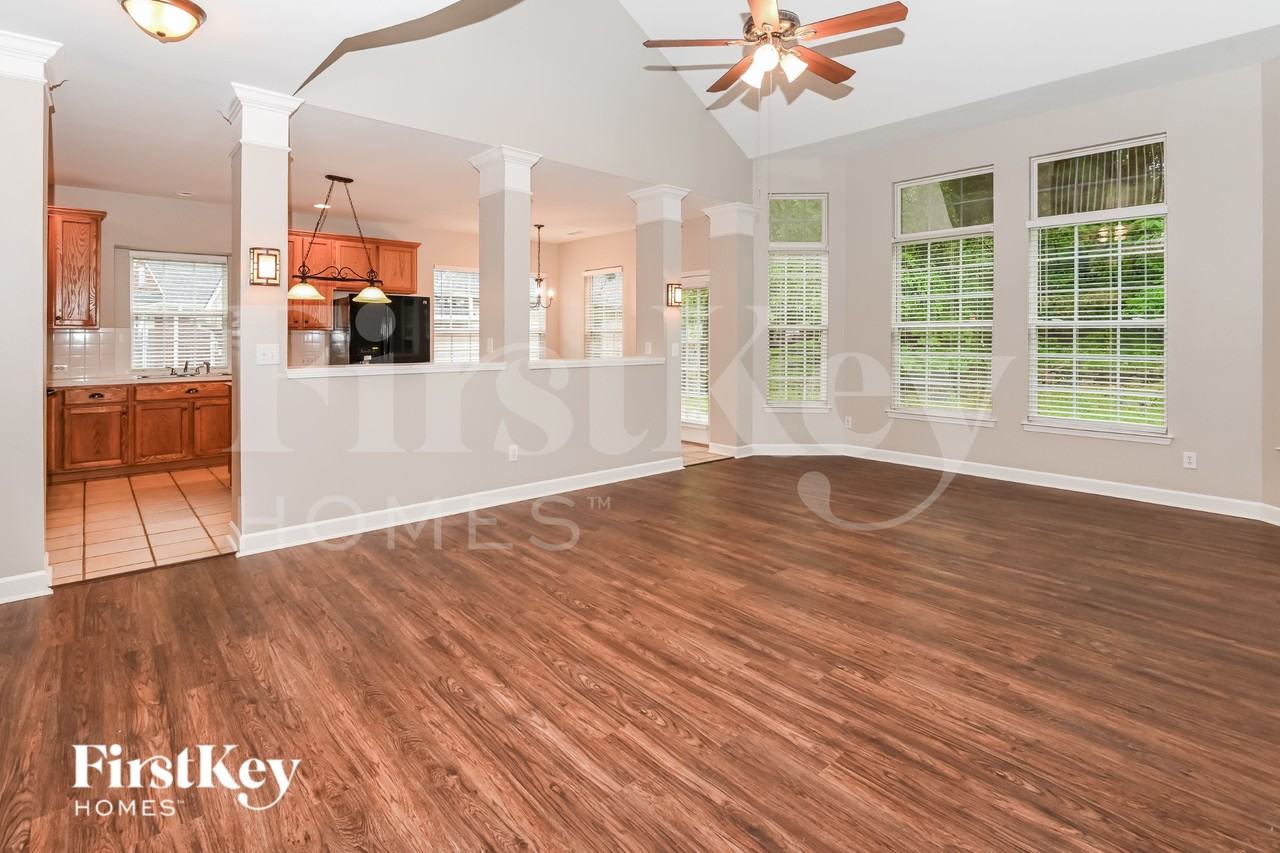5611 Branthurst Dr - Photo 4 of 16