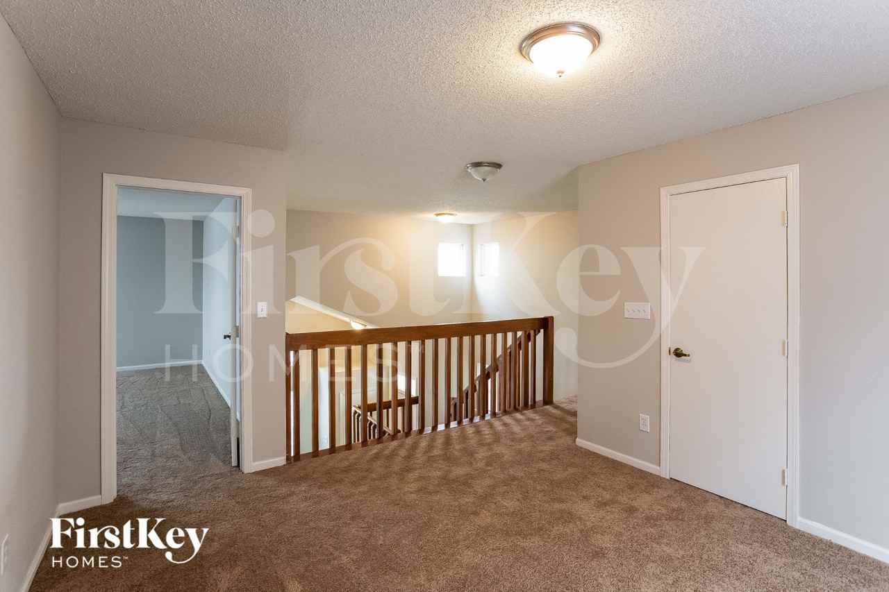 10320 Liverpool Way - Photo 6 of 16