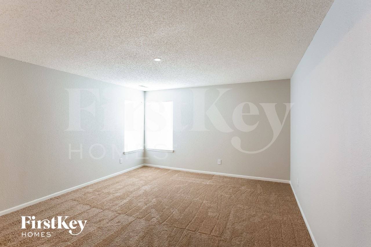 10320 Liverpool Way - Photo 7 of 16