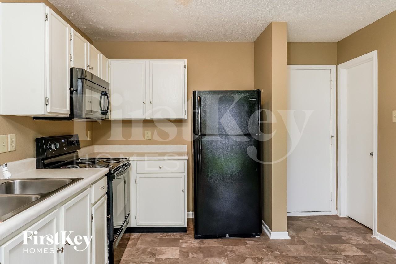 96 Winterwood Dr - Photo 5 of 16
