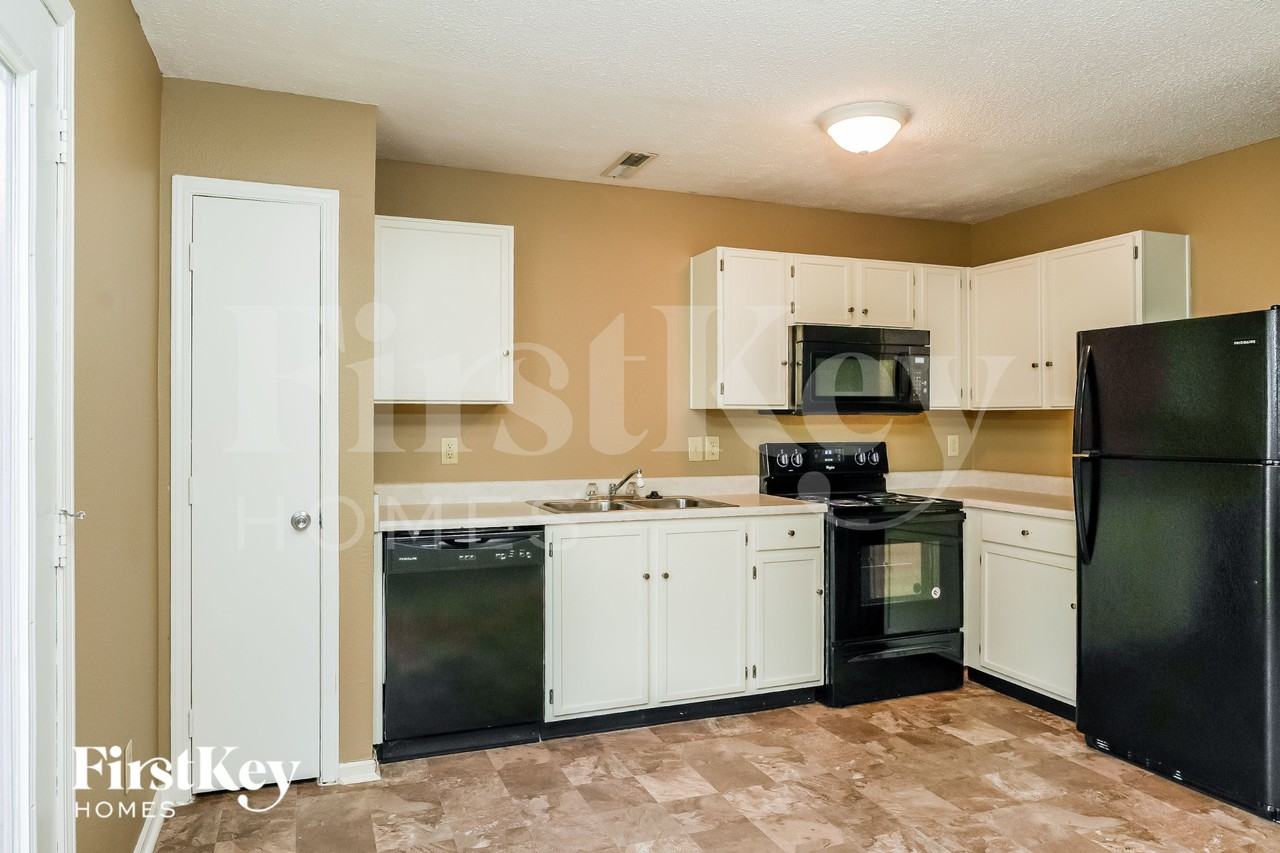 96 Winterwood Dr - Photo 6 of 16