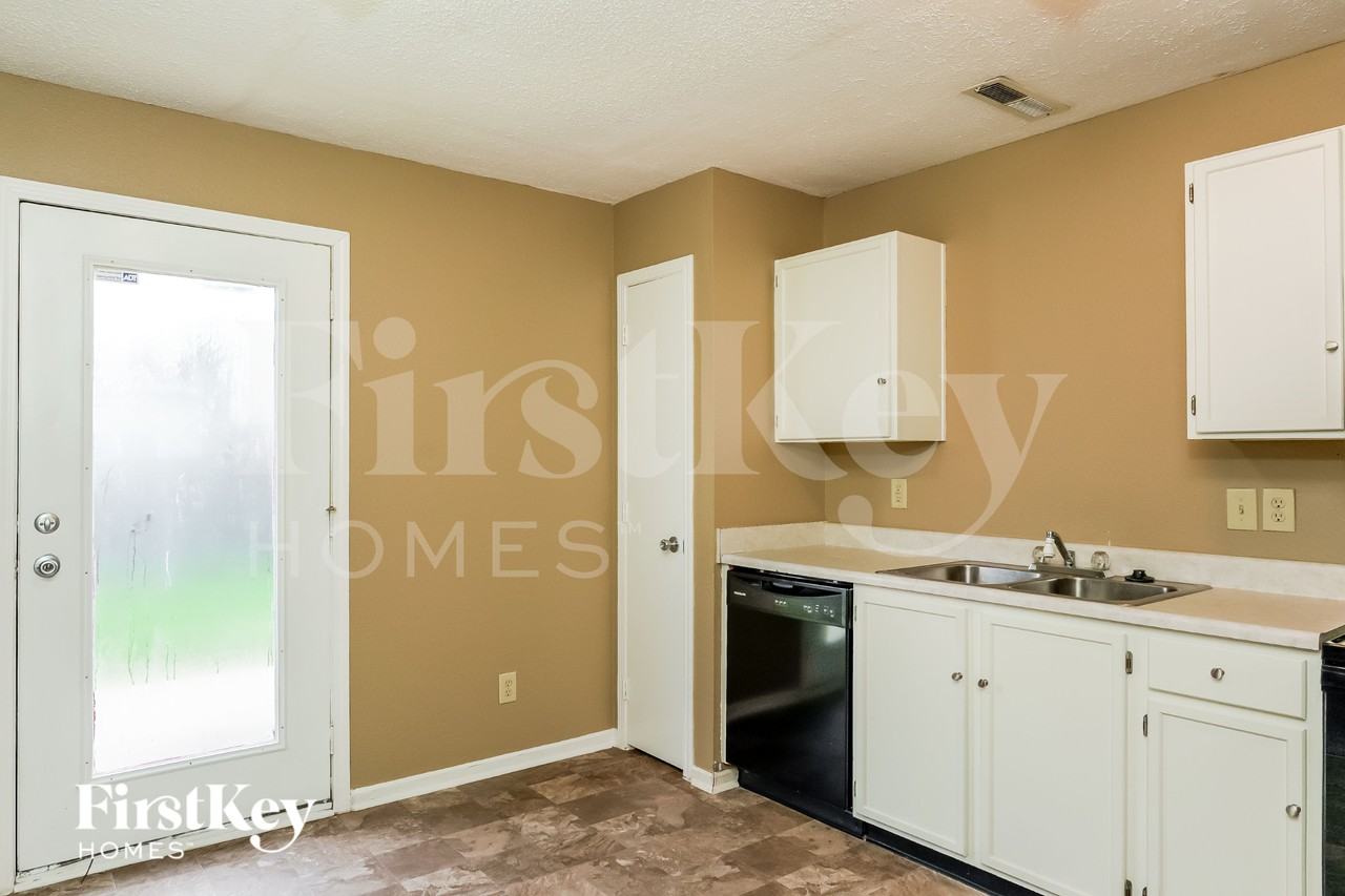 96 Winterwood Dr - Photo 7 of 16