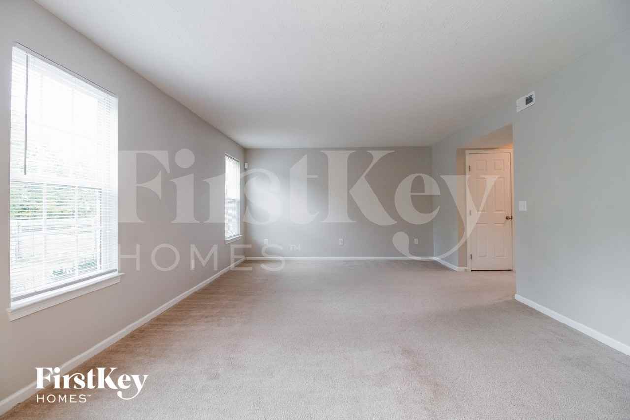 6038 Marsh Cir - Photo 5 of 16