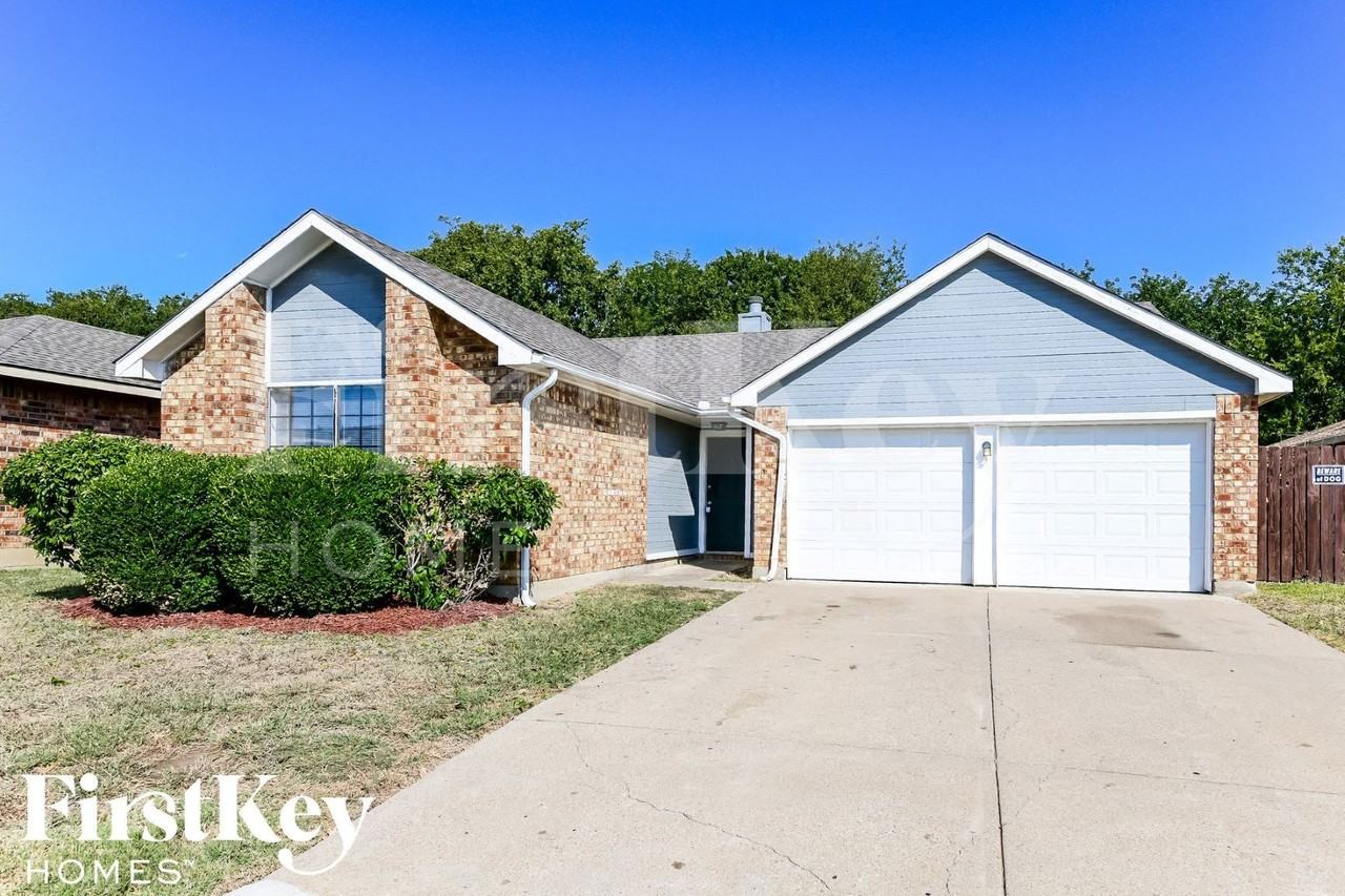 529 Valley Spring Dr - Photo 2 of 15