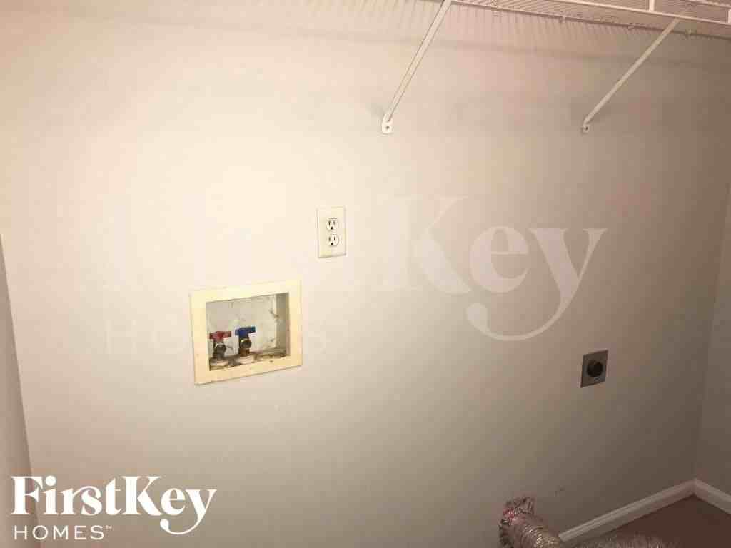 5036 Balus Dr - Photo 6 of 18