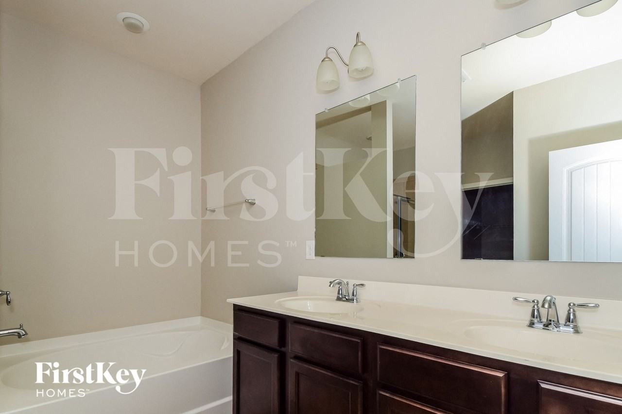 5029 Bella Ct - Photo 7 of 15