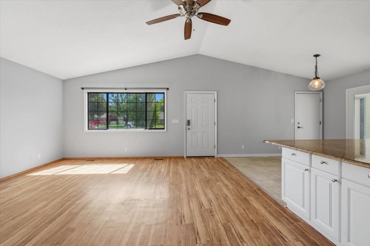 6127 N Portsmouth Ave #1 - Photo 2 of 17