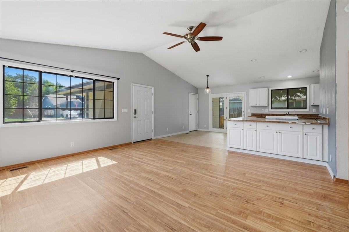 6127 N Portsmouth Ave #1 - Photo 3 of 17