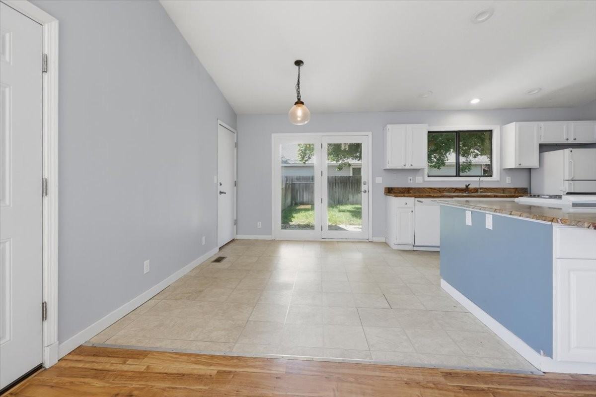 6127 N Portsmouth Ave #1 - Photo 5 of 17
