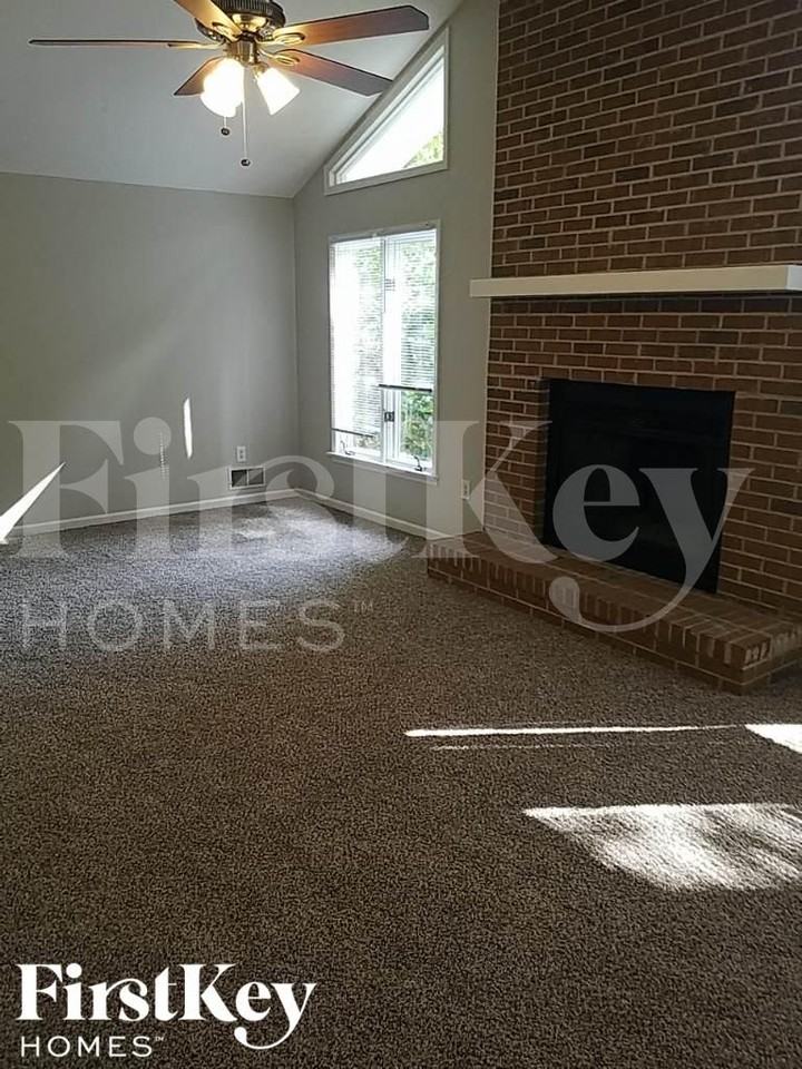 4275 Red Fox Trl - Photo 2 of 12