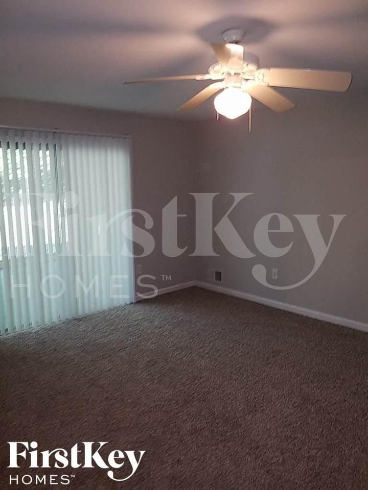 4275 Red Fox Trl - Photo 6 of 12