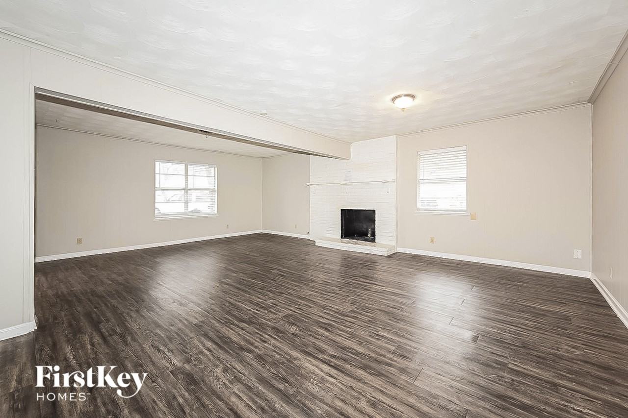 3825 Tolbert St - Photo 3 of 15