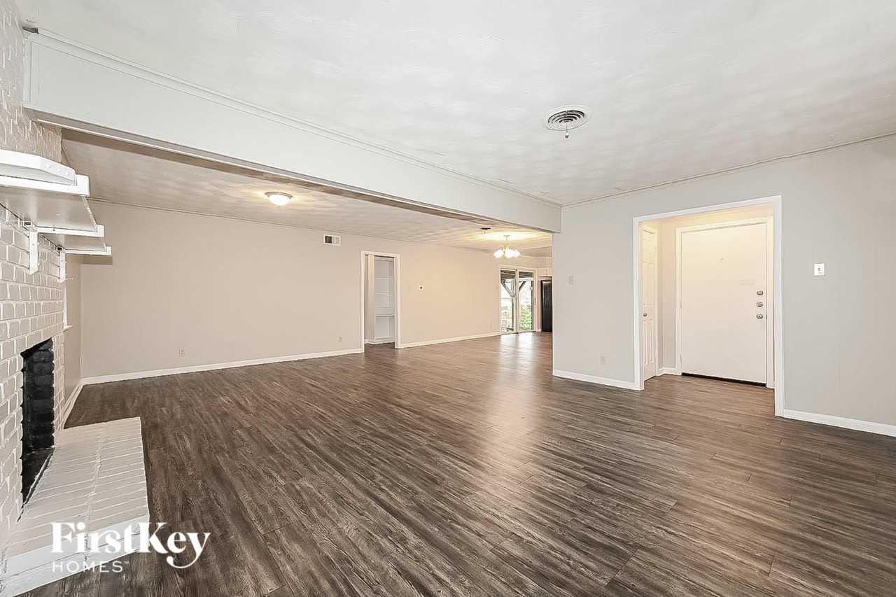 3825 Tolbert St - Photo 4 of 15
